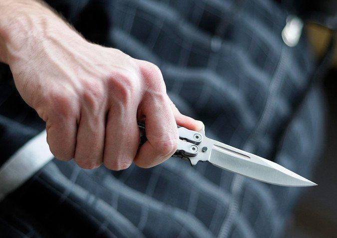 В Кюрдамире мужчина 10 раз ударил жену ножом