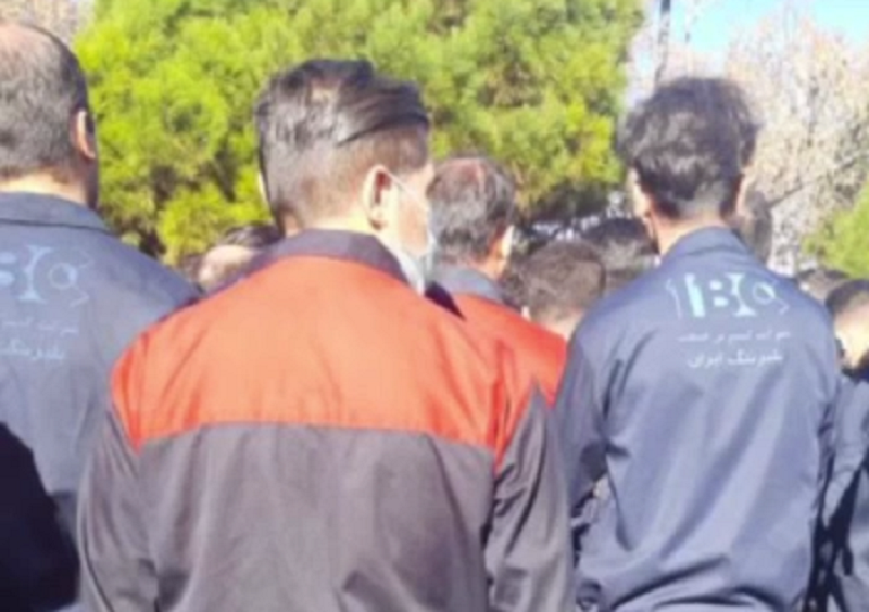 Təbrizli işçilər etiraz aksiyası keçirir