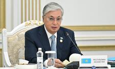 Tokayev: Biz Trans-Qazaxıstan dəmir yolu layihəsi üzərində də çalışacağıq