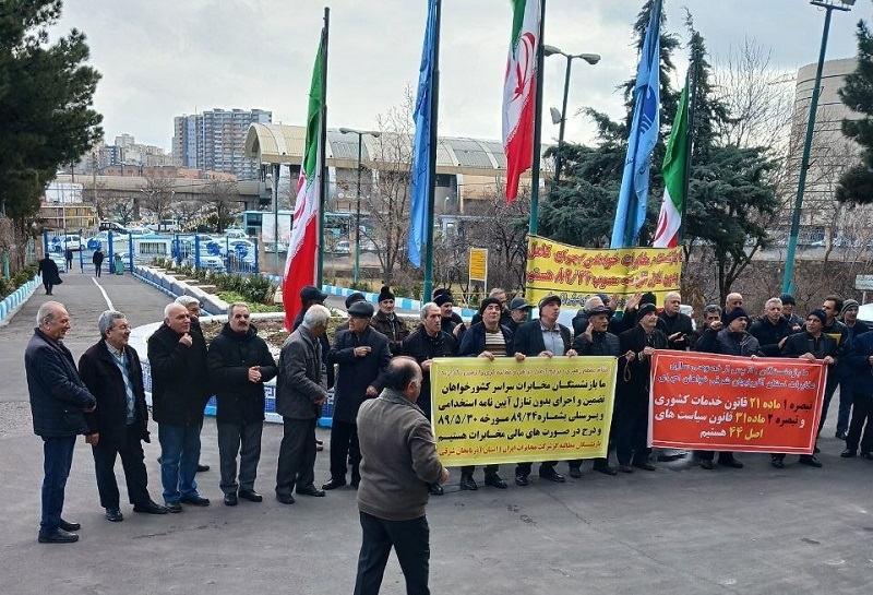Azərbaycanlı təqaüdçülər etiraz aksiyası keçirib