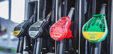 Azərbaycan "Premium Euro-95" markalı benzin idxalını 1,7 dəfədən çox artırıb