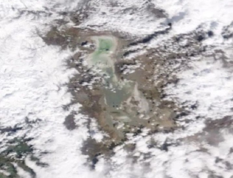 Urmu gölünün son durumunu əks etdirən peykdən çəkilən foto yayıldı