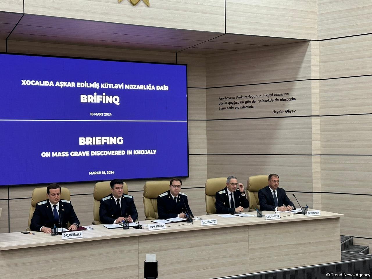 Xocalıda aşkarlanmış kütləvi məzarlıqla bağlı brifinq keçirilir