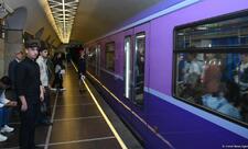 Metroda qatarların hərəkəti ləngiyir