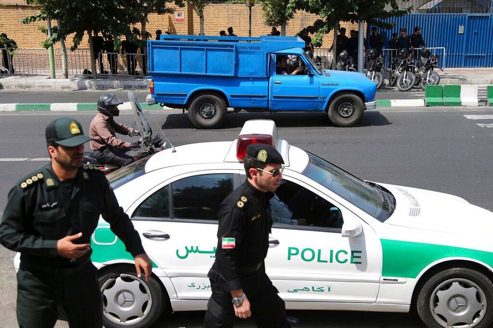 İranda terror aktı: 6 polis öldürülüb
