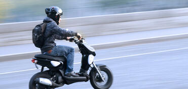 Sürəti saatda 50 km-dən çox olan motosikllər üçün idxal gömrük rüsumu müəyyənləşib