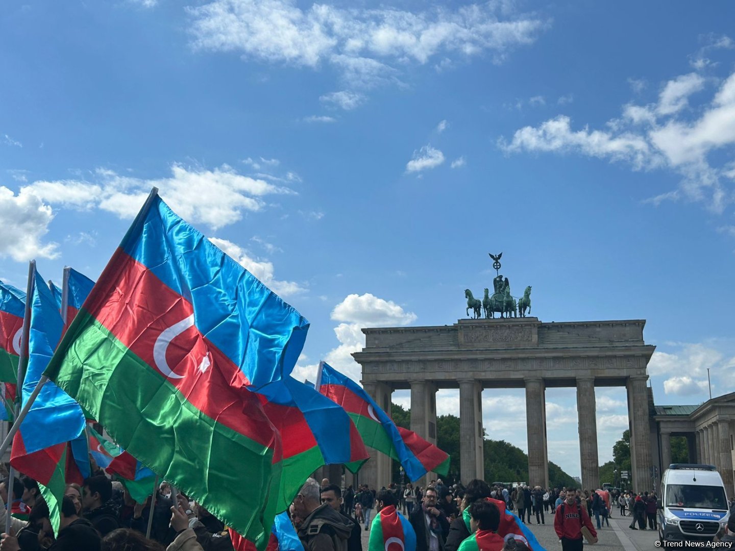Berlində azərbaycanlıların həmrəylik aksiyası keçirilir - FOTO