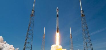 “SpaceX” kosmik turizm üçün müraciətləri qəbul etməyə başlayıb