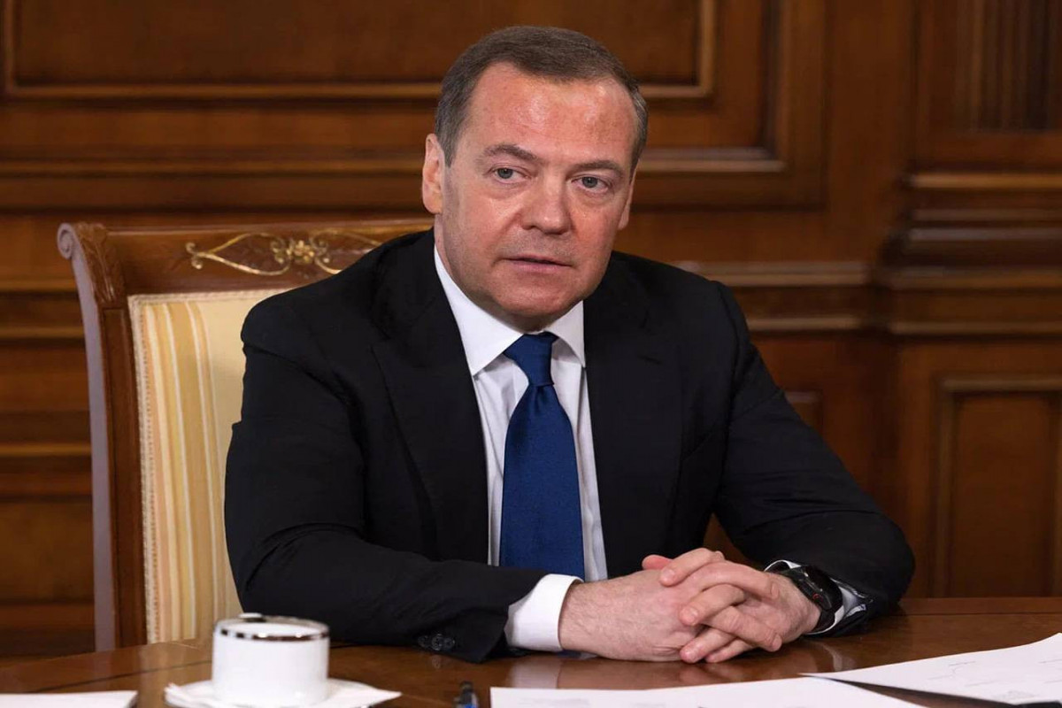 Medvedev: Ukraynaya qoşun göndərilsə, Vaşinqton, London və Parisə nüvə zərbəsi endiriləcək