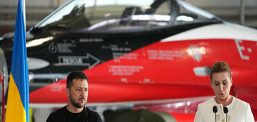 Zelenski Danimarka Baş naziri ilə F-16-ların Ukraynaya çatdırılmasını müzakirə edib
