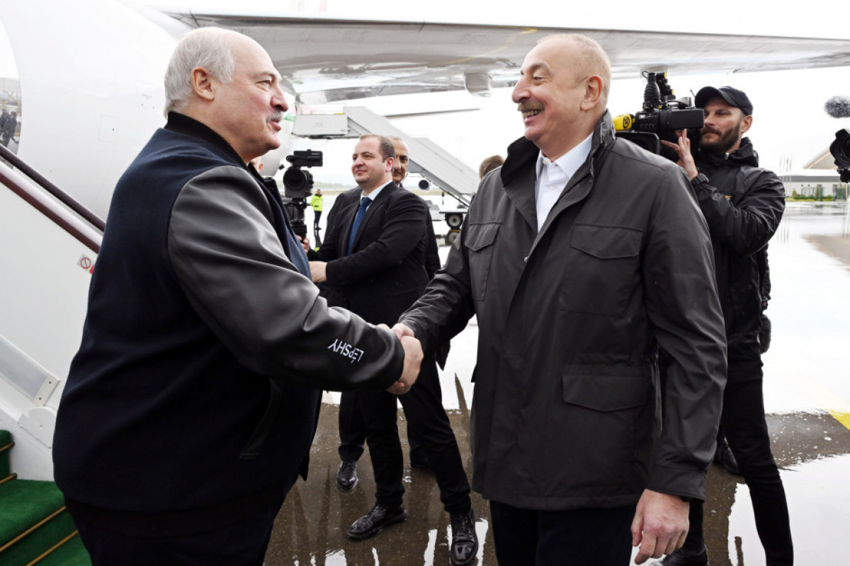 Aleksandr Lukaşenko Füzuliyə gedib - YENİLƏNİB