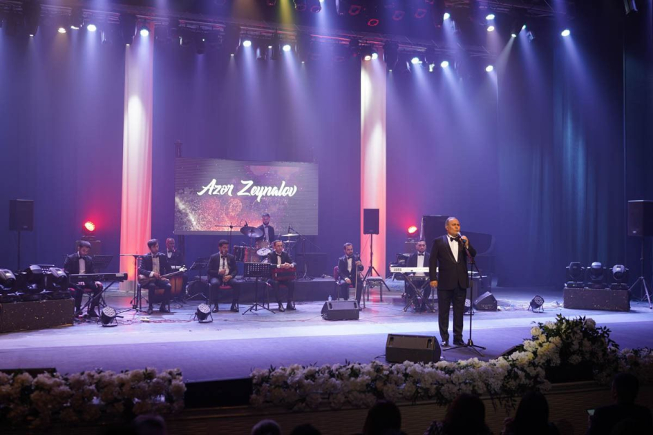 Xalq artisti Azər Zeynalov “Gəncəyə gəlirəm” adlı solo konsert proqramı ilə çıxış edib