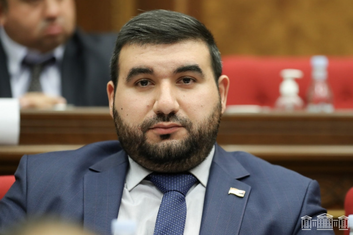 Erməni deputat: Koçaryanın hakimiyyət mübarizəsi gülüş doğurur