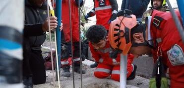 İrandan daha bir xilasetmə rekordu - Bir nəfər 5 gündür quyuda qalıb