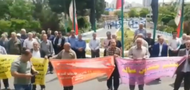 Azərbaycanlı təqaüdçülər etiraz aksiyaları keçiriblər