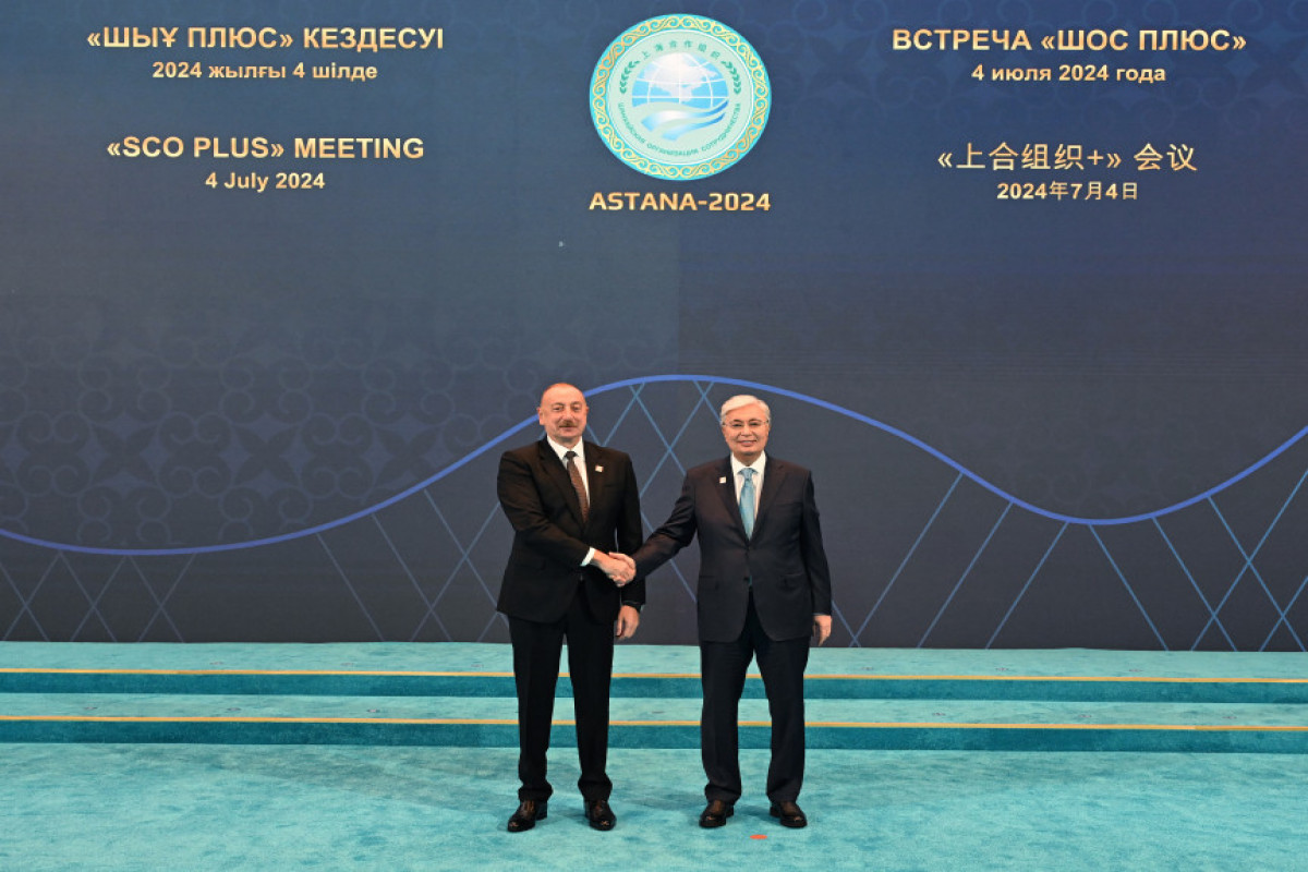 Prezident Astanada “ŞƏT plus” formatında keçirilən görüşdə iştirak etmək üçün “Müstəqillik” Sarayına gəlib