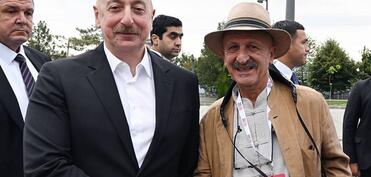 Prezident təbrizli fotojurnalistlə görüşdü