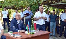 Elçin Mirzəbəyli Pirhəsənli və Növçü kəndlərində seçicilərlə görüşüb