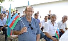 Elçin Mirzəbəyli Pirhəsənli və Növçü kəndlərində seçicilərlə görüşüb