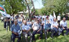 Elçin Mirzəbəyli Kalva kəndində seçicilərlə görüşüb