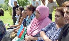 Elçin Mirzəbəyli Kalva kəndində seçicilərlə görüşüb