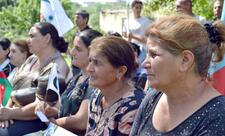 Elçin Mirzəbəyli Kalva kəndində seçicilərlə görüşüb