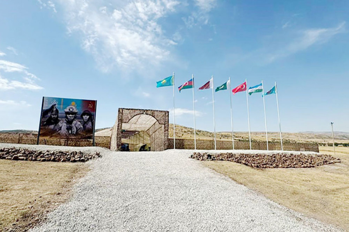 Azərbaycanın xüsusi təyinatlıları Qazaxıstanda çoxmillətli birgə təlimdə iştirak edir - FOTO