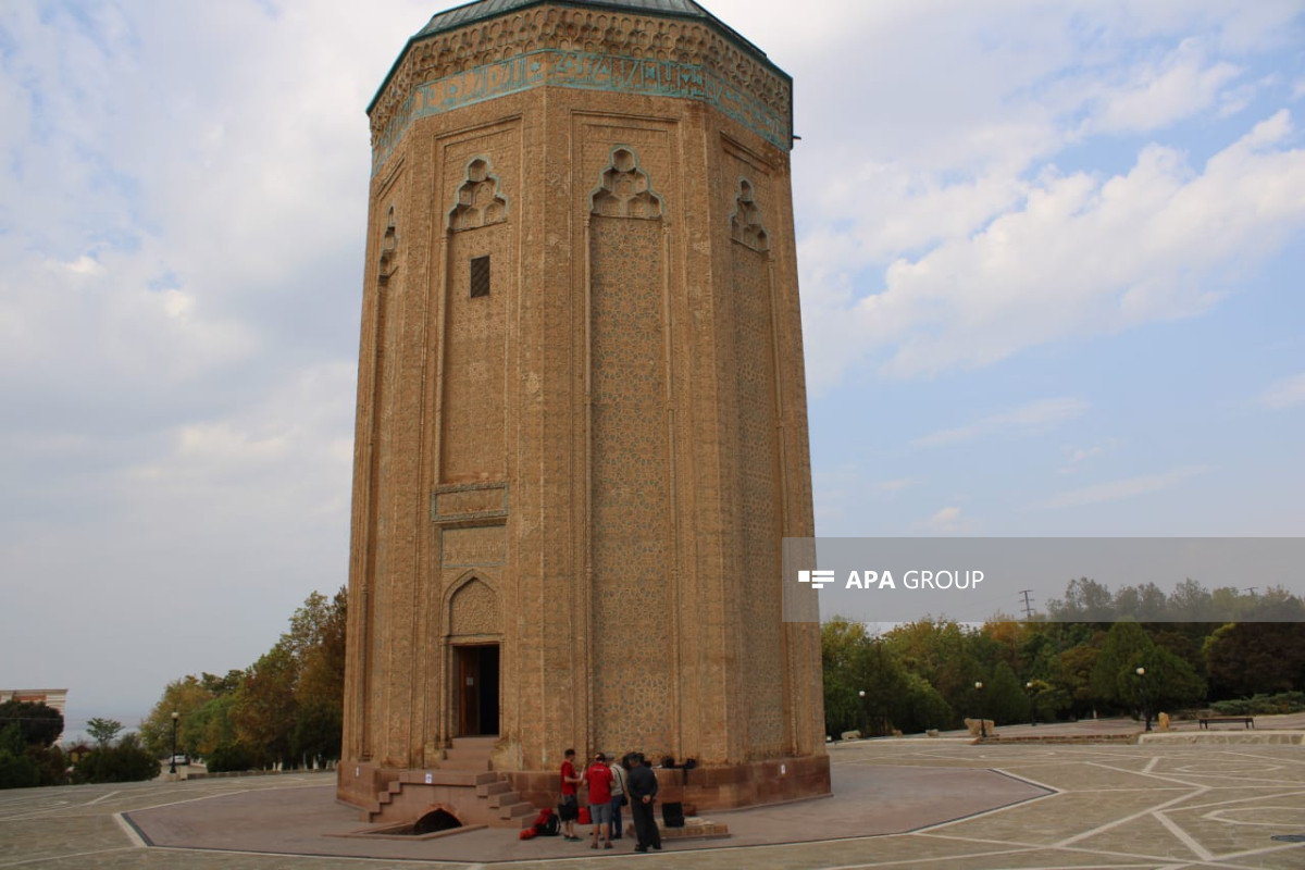 Möminə Xatun türbəsi bərpa olunur - FOTO