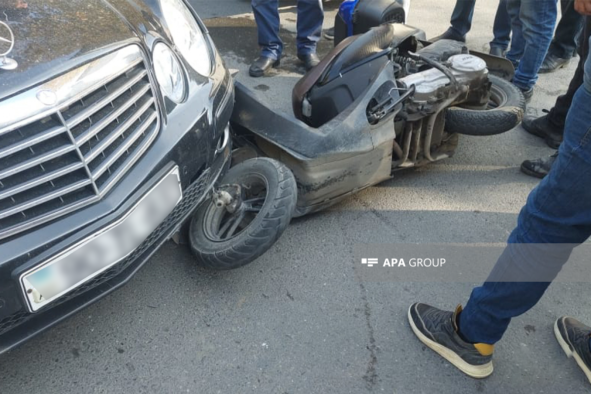 Sumqayıtda motosiklet divara çırpılıb, ölən var