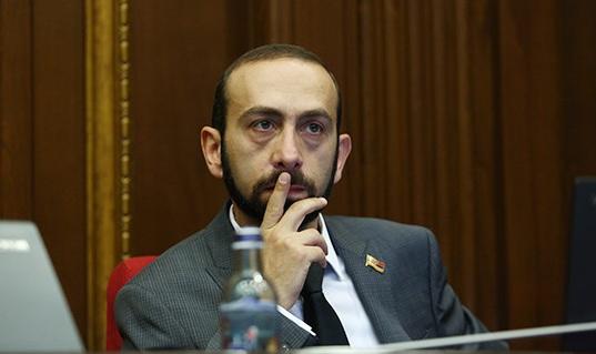 Mirzoyan: Azərbaycanla sadələşmiş sərhəd və gömrük…