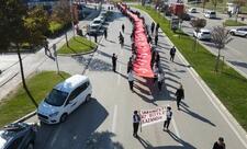 Bursada şagirdlər terroru lənətləmək üçün yürüş keçirib