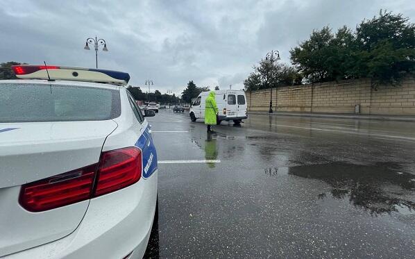 Yol polisindən əlverişsiz hava ilə bağlı müraciət