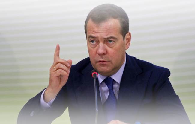 Medvedev Zurabişvilinin həbs olunmasını istəyir