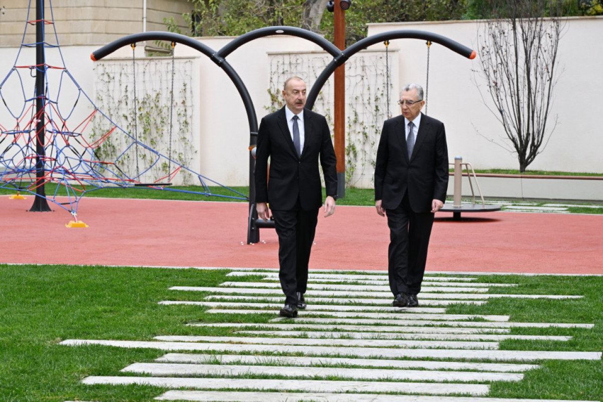 Prezident İlham Əliyev Bakının Nəsimi rayonunda yeni salınan parkda yaradılan şəraitlə tanış olub  - YENİLƏNİB