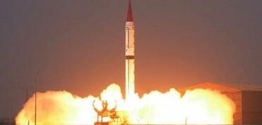 Pakistanın yeni raketi sınaqdan uğurla keçdi