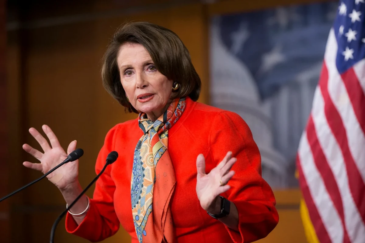 Nensi Pelosi: Tramp qəfil ölərsə, Vens ABŞ prezidenti ola bilər
