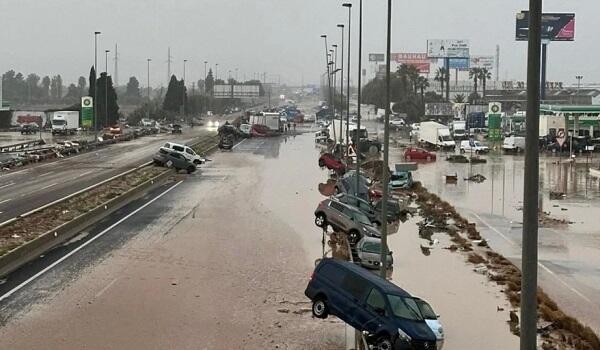 Valensiyada 39 km uzunluğunda tıxac yarandı