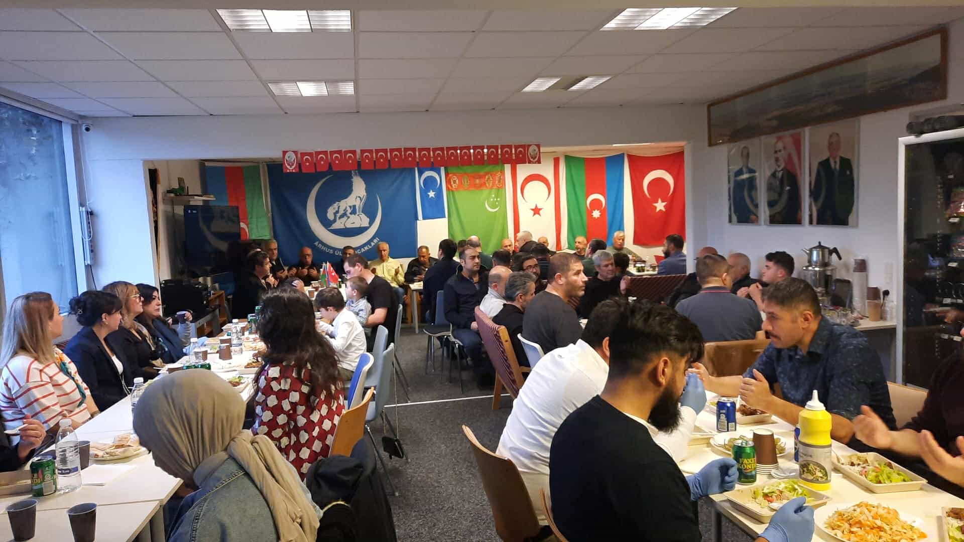 "Uzaqda olsaq da, qəlbimiz Azərbaycanladır"