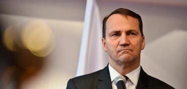 Sikorski: Aİ Xarici Əlaqələr Şurası Rusiya aktivlərinin Ukraynaya transferini müzakirə edəcək