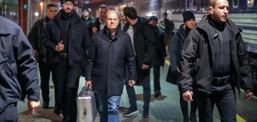 Шольц сказал, что было в чемодане