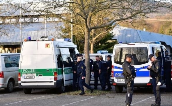 Almaniyada maşınlar kütlənin üzərinə sürüldü, 11 ölü, 60 yaralı