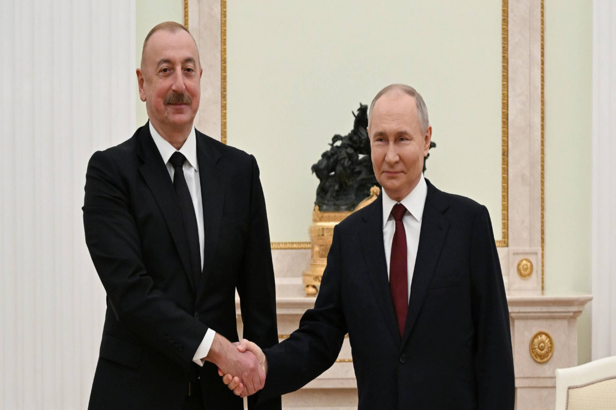 Vladimir Putin İlham Əliyevi təbrik etdi