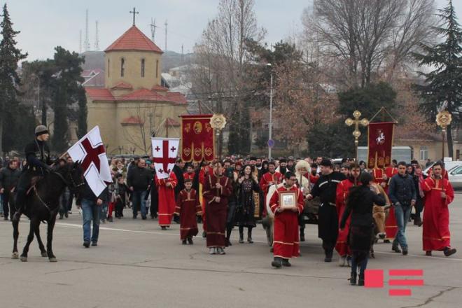 Bu gün onlar Milad bayramını qeyd edir