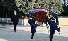 Prezident İlham Əliyev 20 Yanvar şəhidlərinin xatirəsini yad edib -FOTO