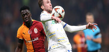 “Qalatasaray” öz meydanında “Dinamo” ilə heç-heçə edib