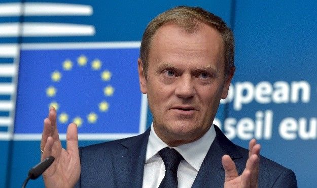 Tusk Orbanı hədələdi: Bunun qarşısını alsan...