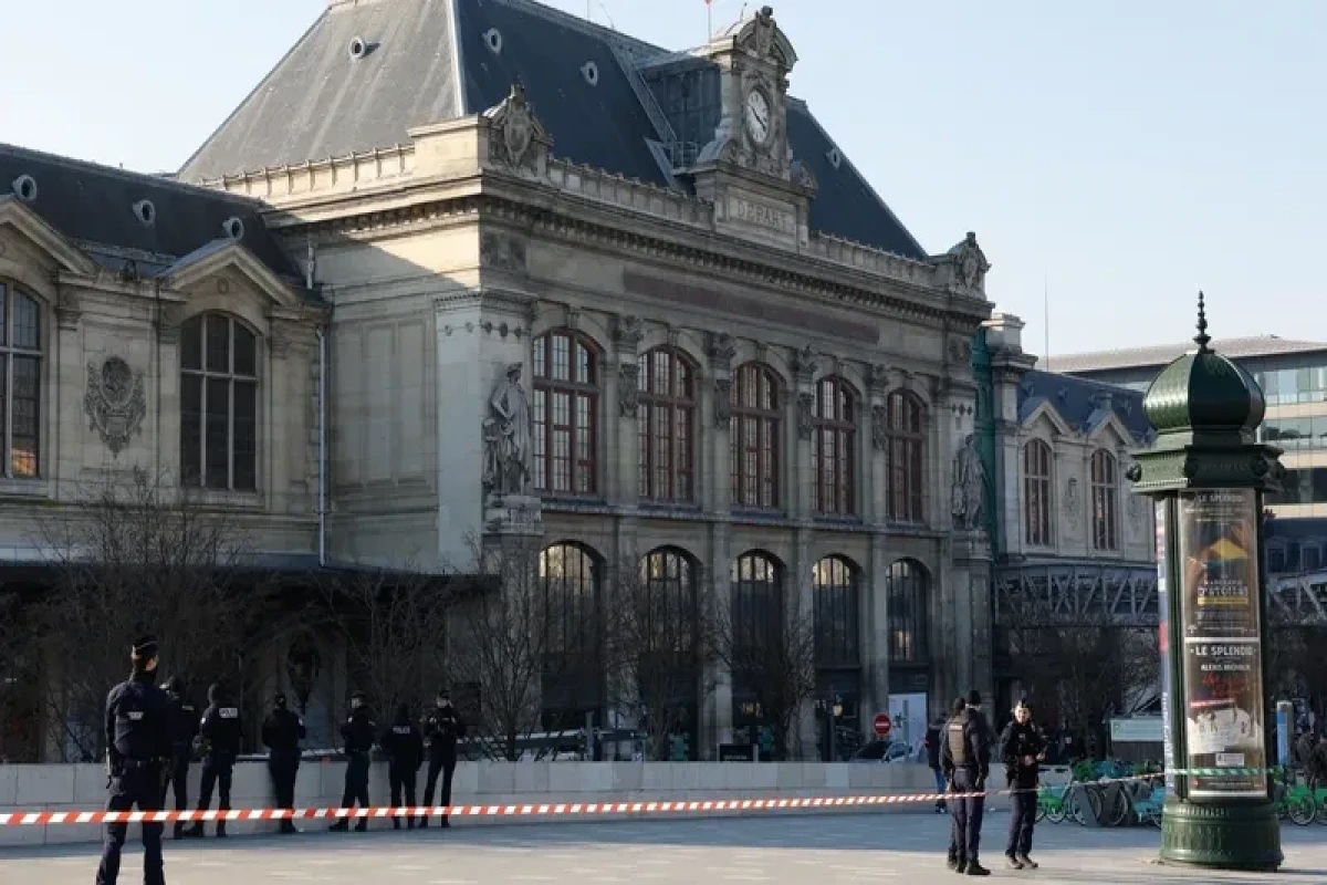 Parisdə dəmiryol vağzalında atışma olub, yaralılar var