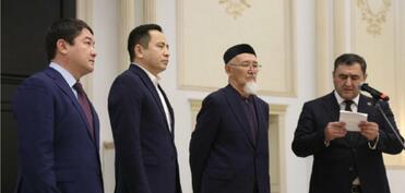 В Актау прошел поминальный ас в память о жертвах авиакатастрофы AZAL