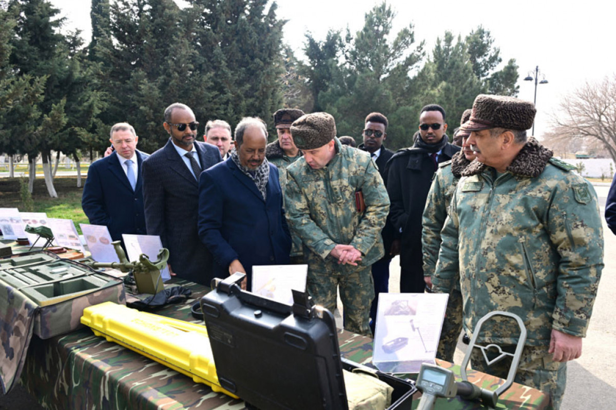 Somali Prezidenti komando hərbi hissəsində olub