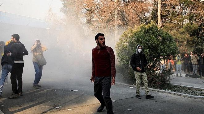 Tehran Universitetində aksiya: polis həbslərə başladı